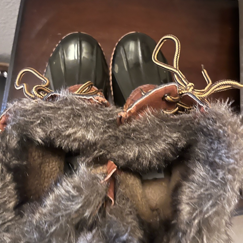 Brown and Black Duck Boots with Fur Trim - Picture 6 of 9